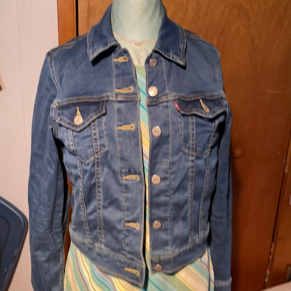 Levi Super soft stretchy Jean jacket XS button up